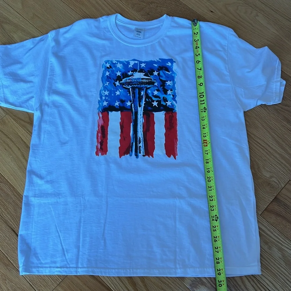 Gildan flag space needle tee NWOT - Picture 7 of 8